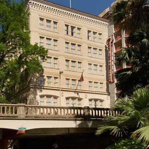 Drury Inn and Suites Riverwalk Hotel
