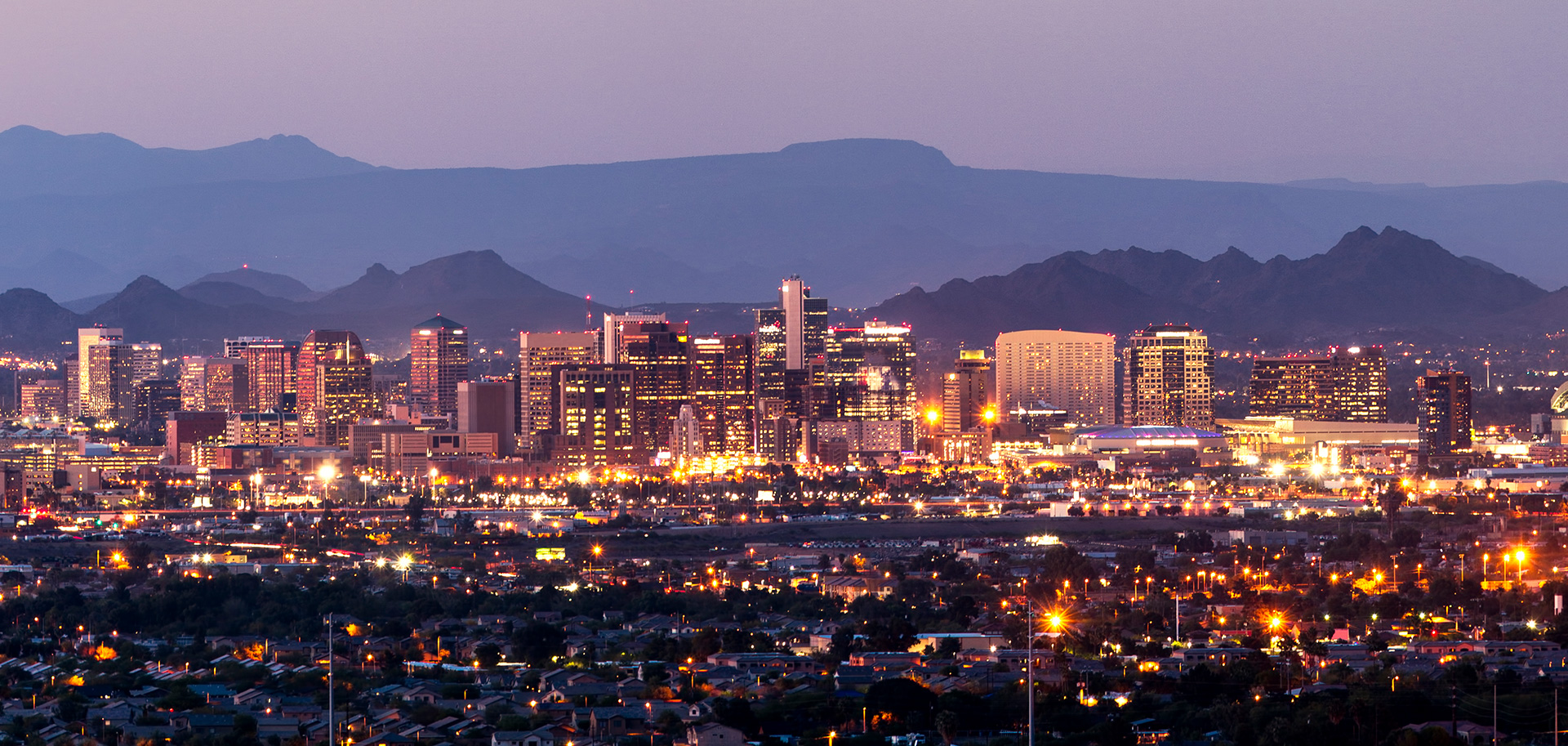 phoenix-arizona-skyline Phoenix skyline at night